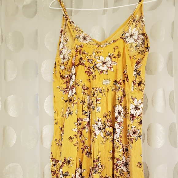 💛 Floral Yellow Sundress 💛 - Picture 4 of 8